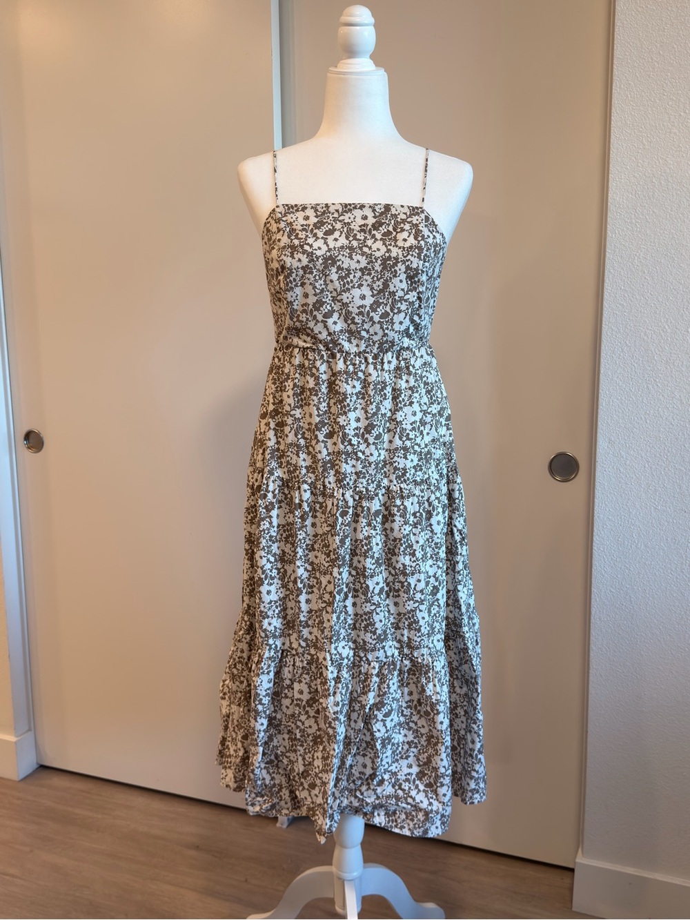 RAILS Floral Spaghetti-Strap Midi Dress in White and Brown